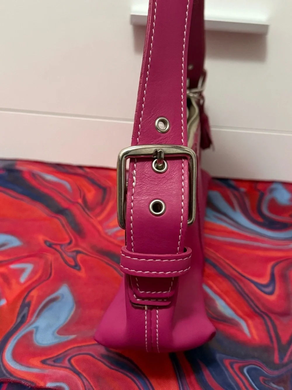 Vintage Y2K Coach Hamptons Soho Hot Pink Leather Demi Baguette Shoulder Bag 🩷
